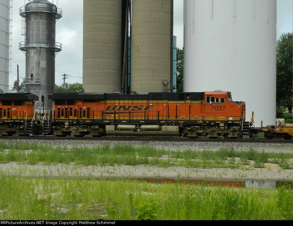-BNSF 7037-